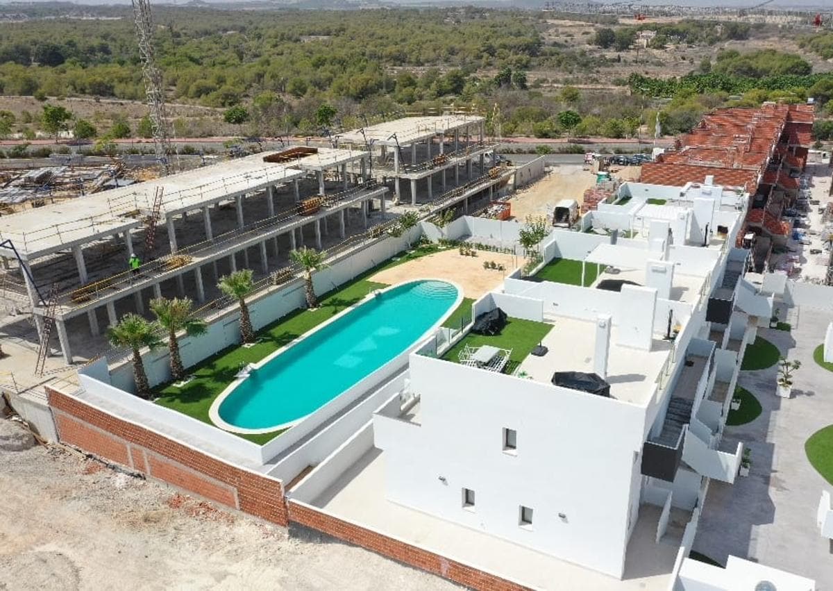 Imagen secundaria 1 - Vista de la marcha de las obras de la promoción Nature Views, de MPC Group.