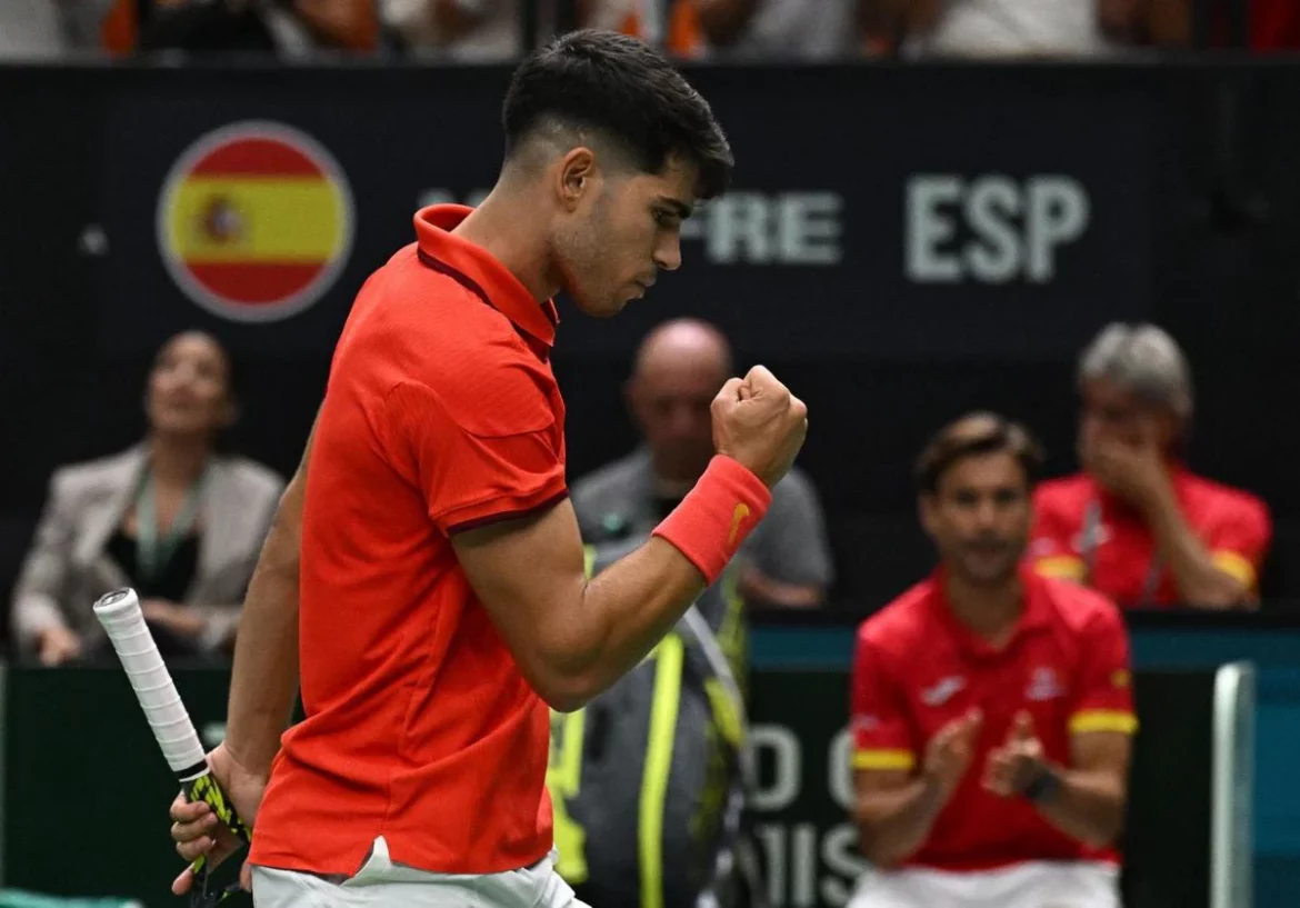 Alcaraz mete a España en la fase final de la Davis