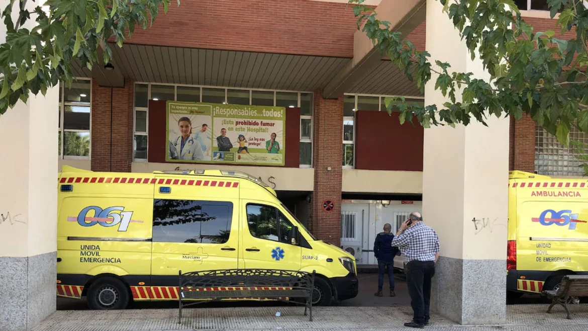 Una mujer resulta herida al chocar dos vehículos en Murcia