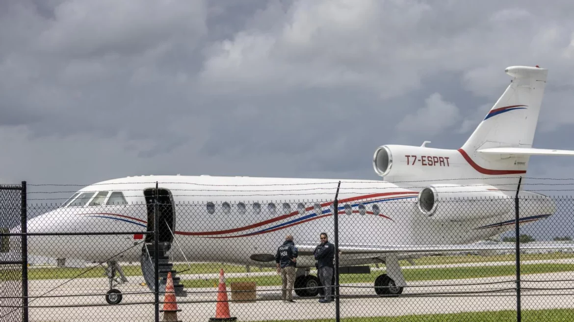 EE UU confisca el avión oficial de Maduro en República Dominicana