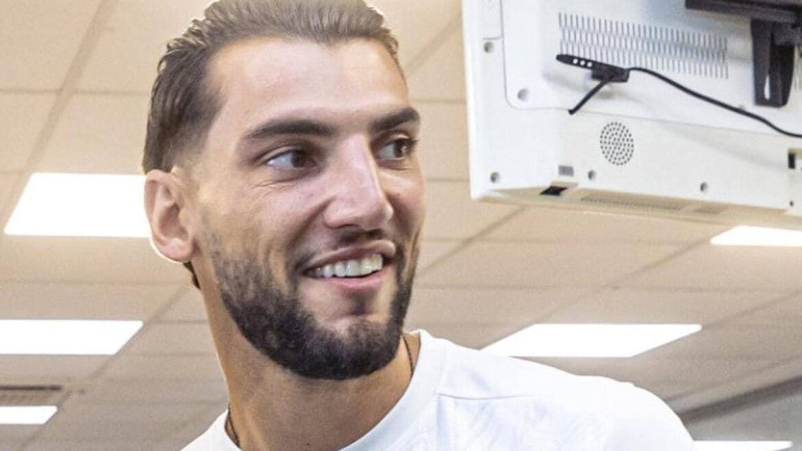 La Guardia Civil detiene al futbolista murciano Rafa Mir por un presunto delito de agresión sexual