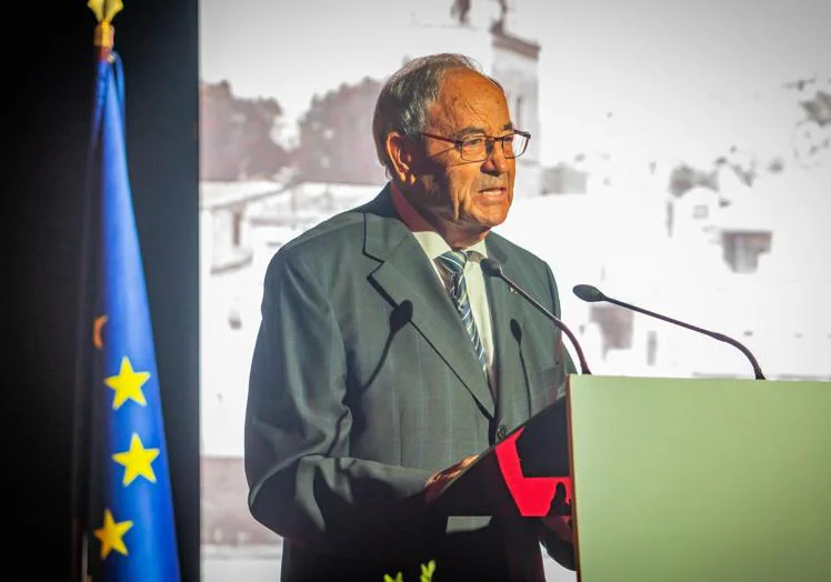 Mariano Moreno, fundador de Mercaluz, recibió el premio honorífico Juan Cerdán.