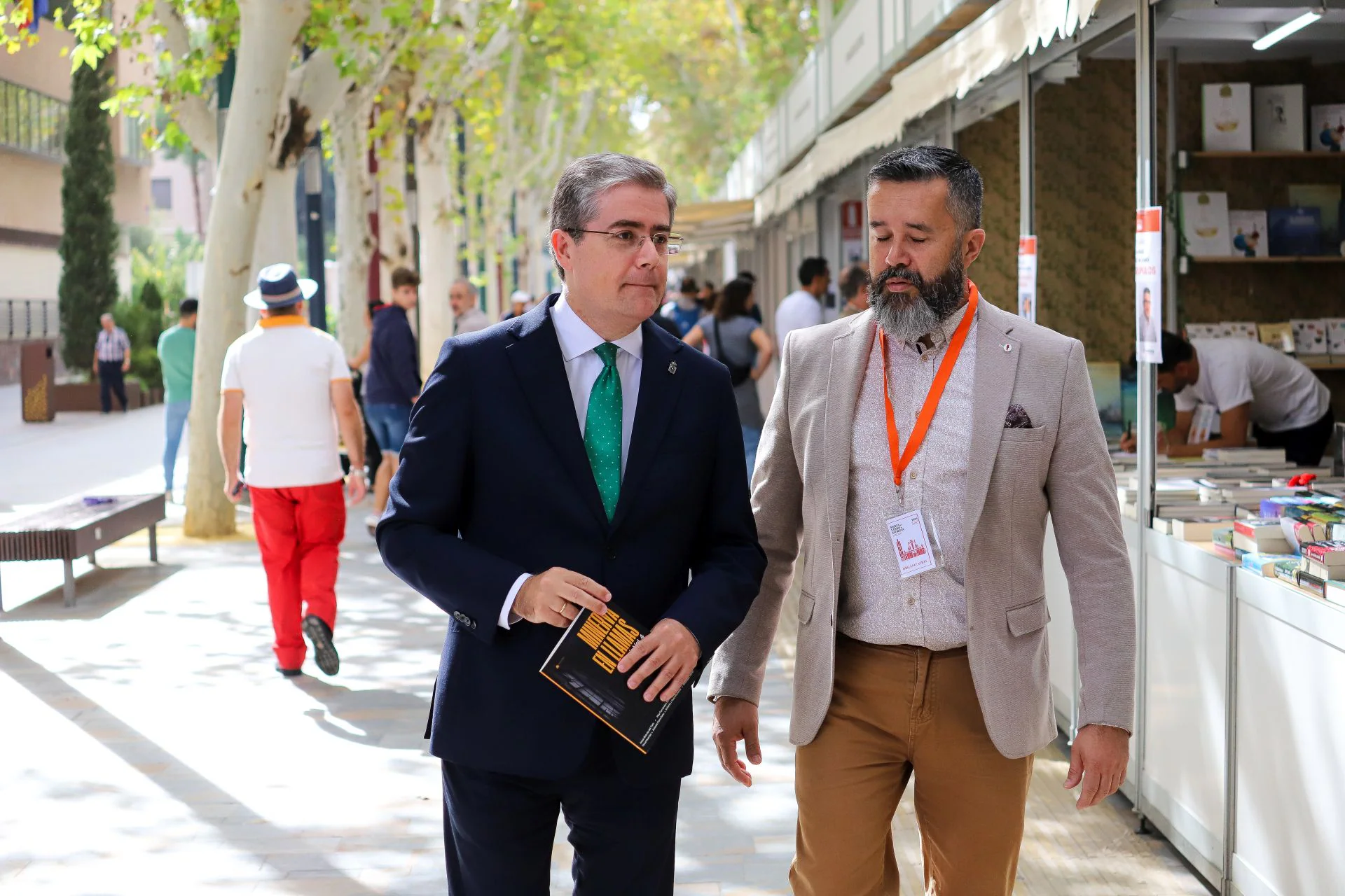 La última jornada de la Feria del Libro de Murcia, en imágenes