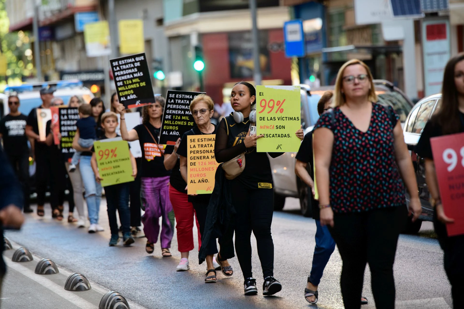 En imágenes, la marcha silenciosa de Murcia contra la trata de seres humanos