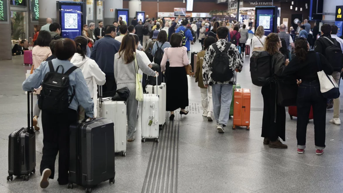 Adif asegura que la circulación de trenes entre la Región, Madrid y Valencia recupera la normalidad