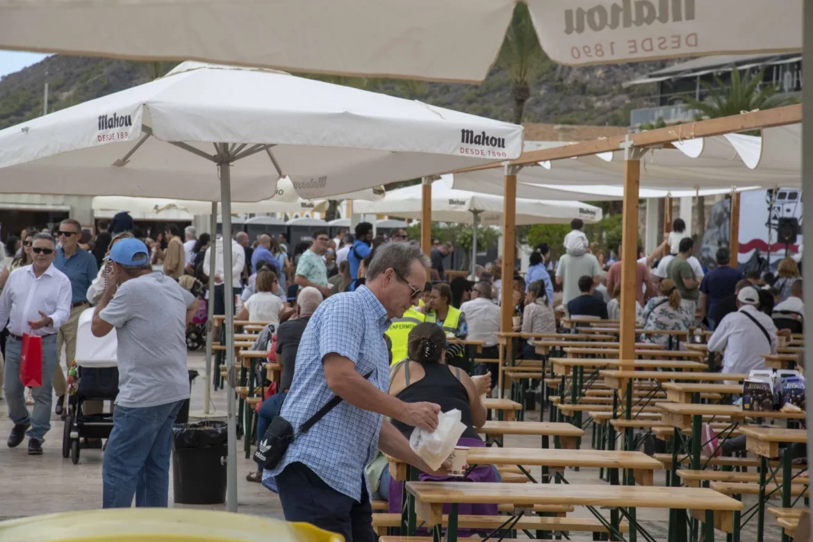 Lleno en Cartagena con la feria de comida del Muelle