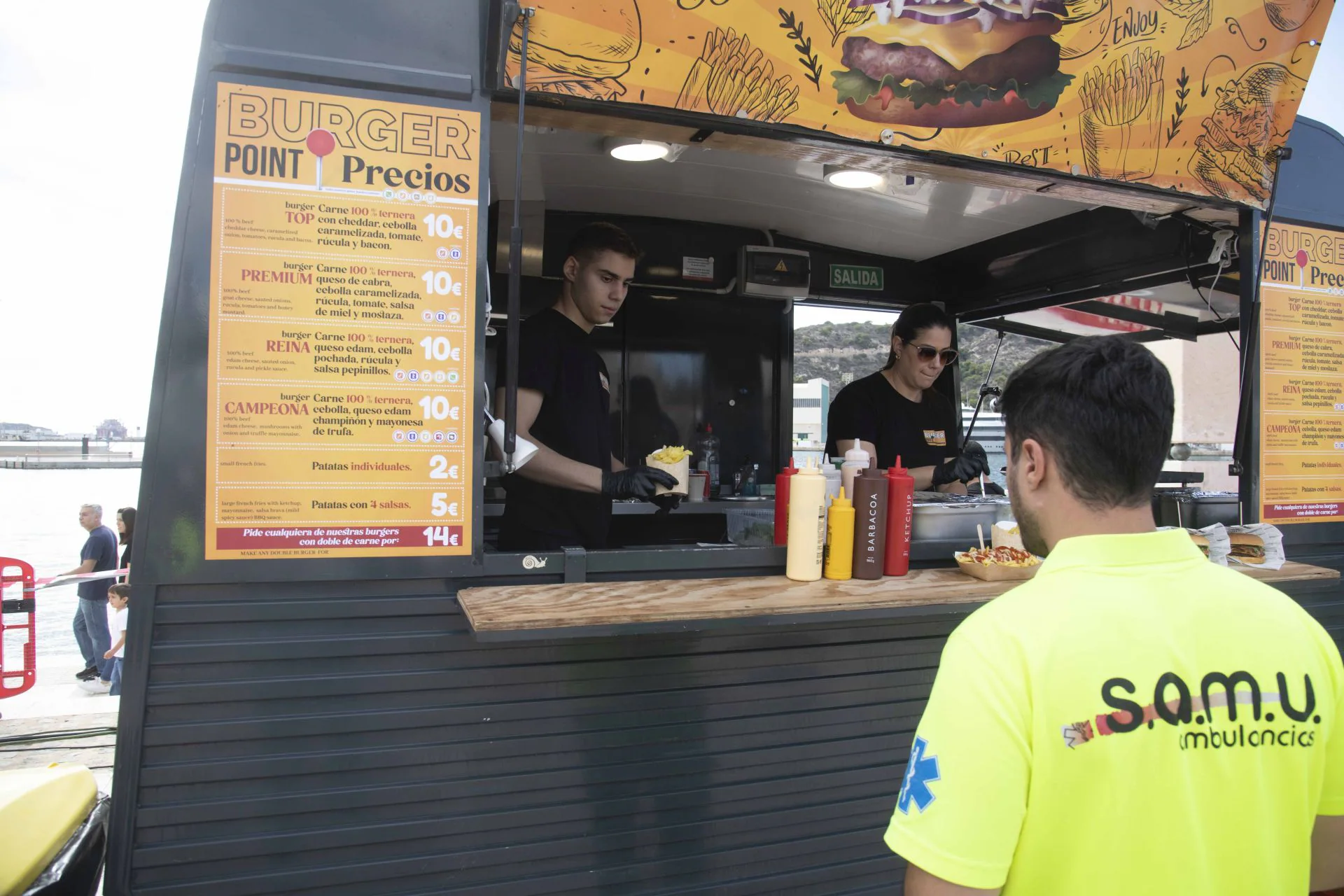 Lleno en Cartagena con la feria de comida del Muelle