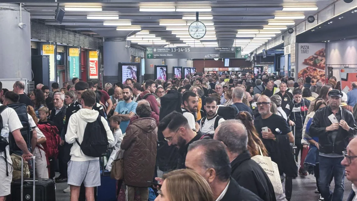 Nuevo caos ferroviario en Madrid, esta vez por un intento de suicidio en la estación de Atocha