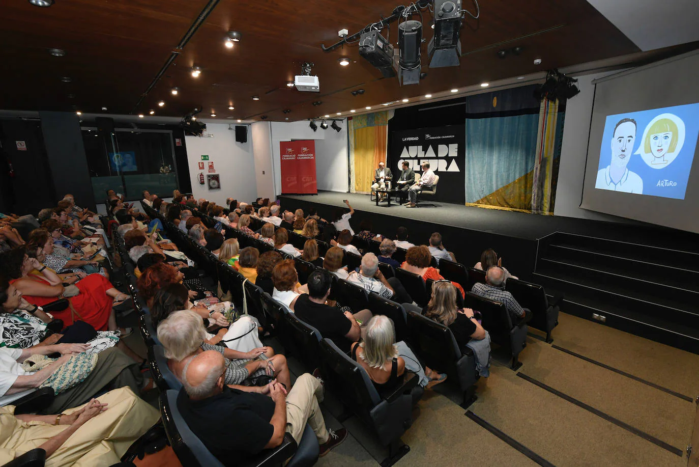 Mari Trini vuelve a la actualidad en el Aula de Cultura de LA VERDAD