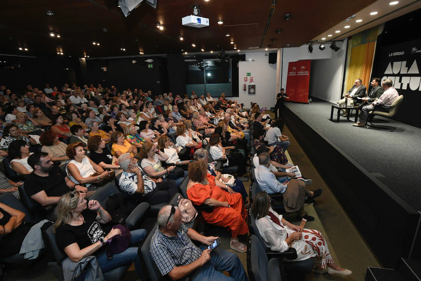 Mari Trini vuelve a la actualidad en el Aula de Cultura de LA VERDAD