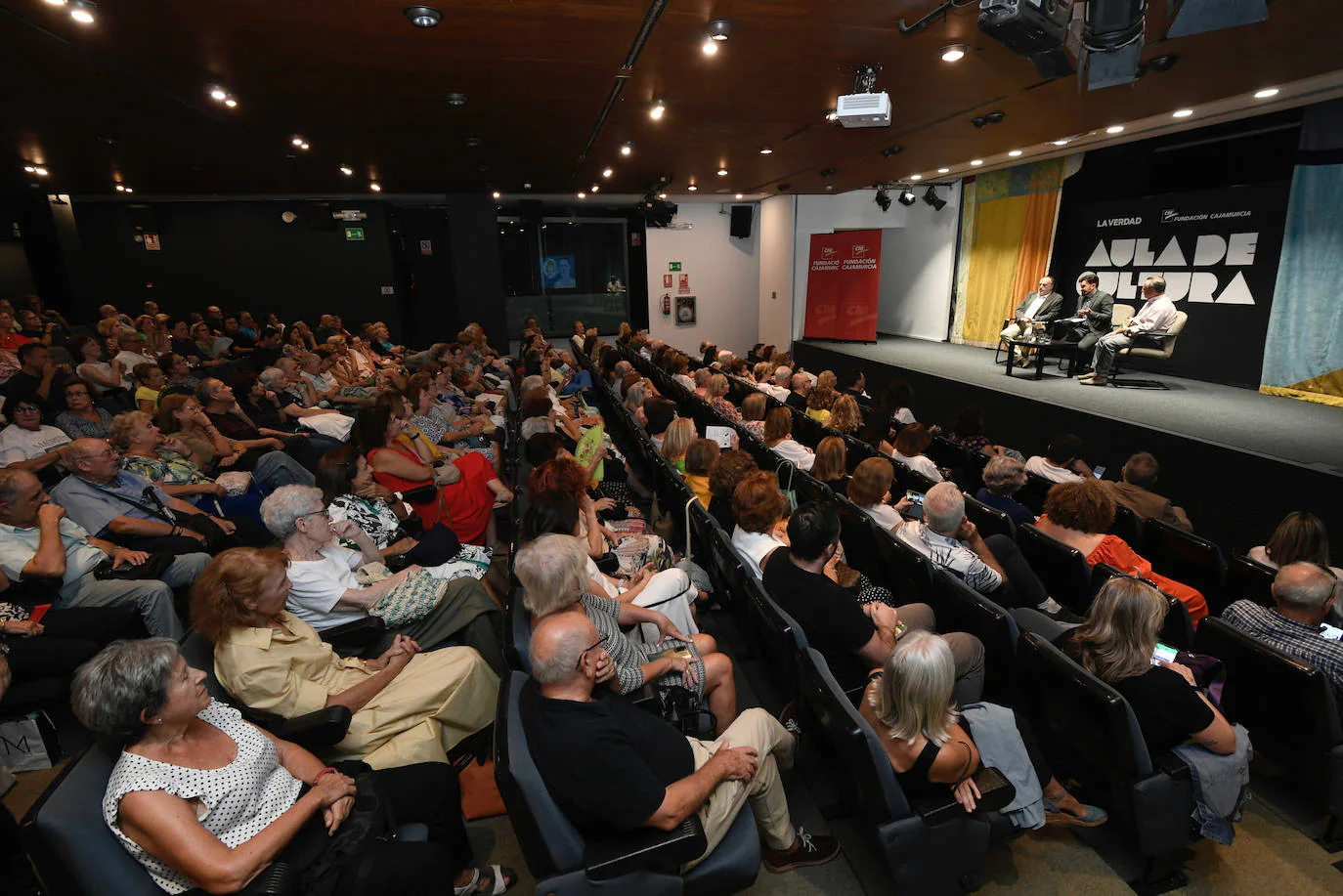 Mari Trini vuelve a la actualidad en el Aula de Cultura de LA VERDAD