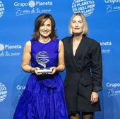 Paloma Sánchez-Garnica conquista un Planeta con doblete femenino junto a Beatriz Serrano