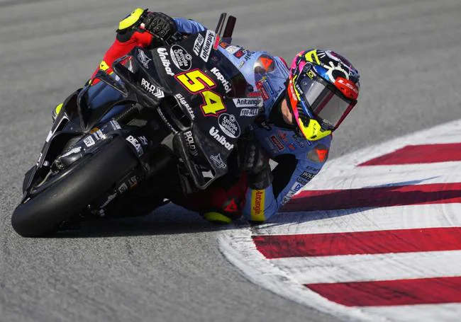 Fermín Aldeguer. El piloto de La Ñora tomando una curva, ayer en su estreno con el Gresini Racing Team (Ducati).