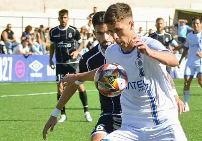 Gastón Valles, en un partido con el Vélez frente al Linense.