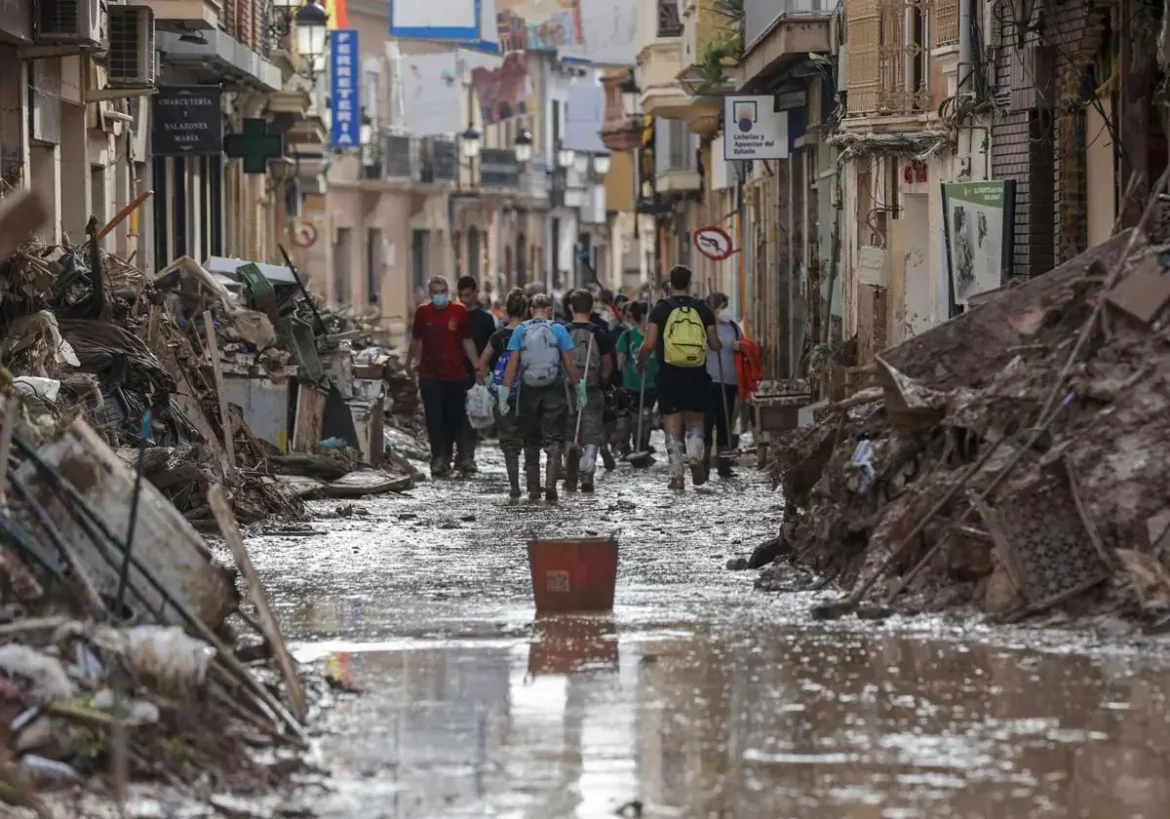 Sanidad descarta «por ahora» evacuar a la población ante el riesgo para la salud