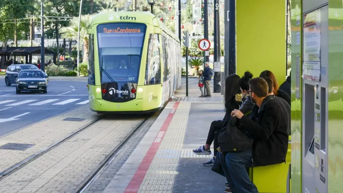 Estos son los días de Navidad en los que el tranvía y el autobús de Murcia serán gratis