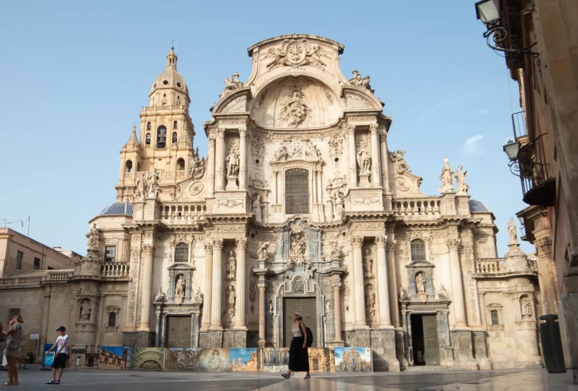 El antes y el después de la Catedral de Murcia, en imágenes