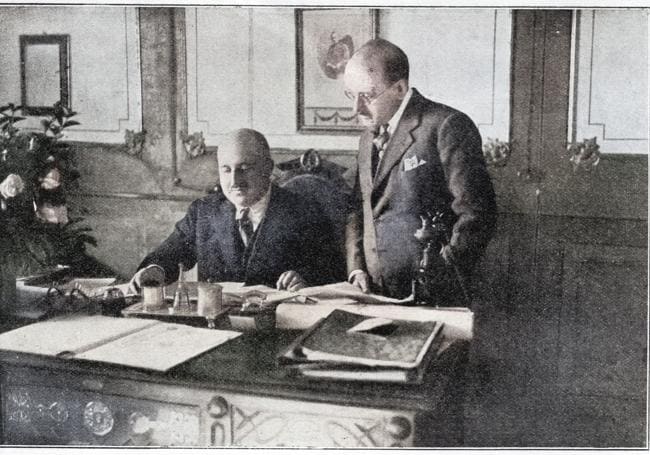 Juan Guerrero, ejerciendo como Secretario del Ayuntamiento de Murcia (año 1927).