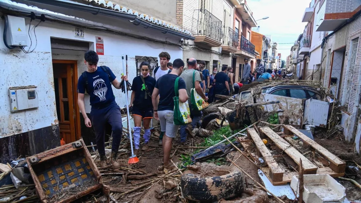 Se reanuda la búsqueda contrarreloj de desaparecidos bajo aviso naranja por fuertes tormentas