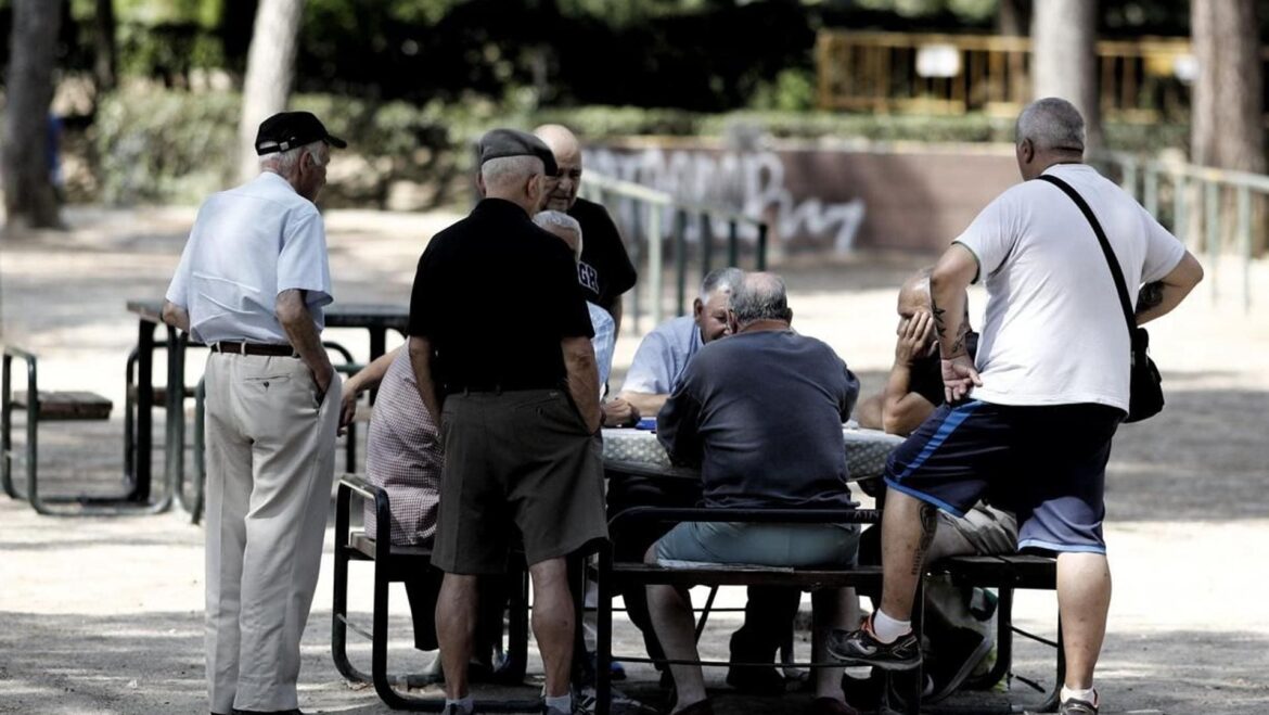 Cómo cobrar dos pensiones de jubilación al mismo tiempo: estos son los requisitos de la Seguridad Social