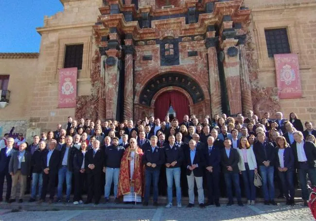 Feijoó, en Caravaca: «Sánchez no gobierna, se dedica a defenderse de las acusaciones de corrupción»