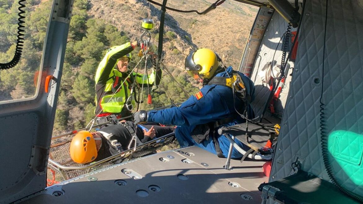 Rescatan a dos senderistas en montes cercanos a Cartagena