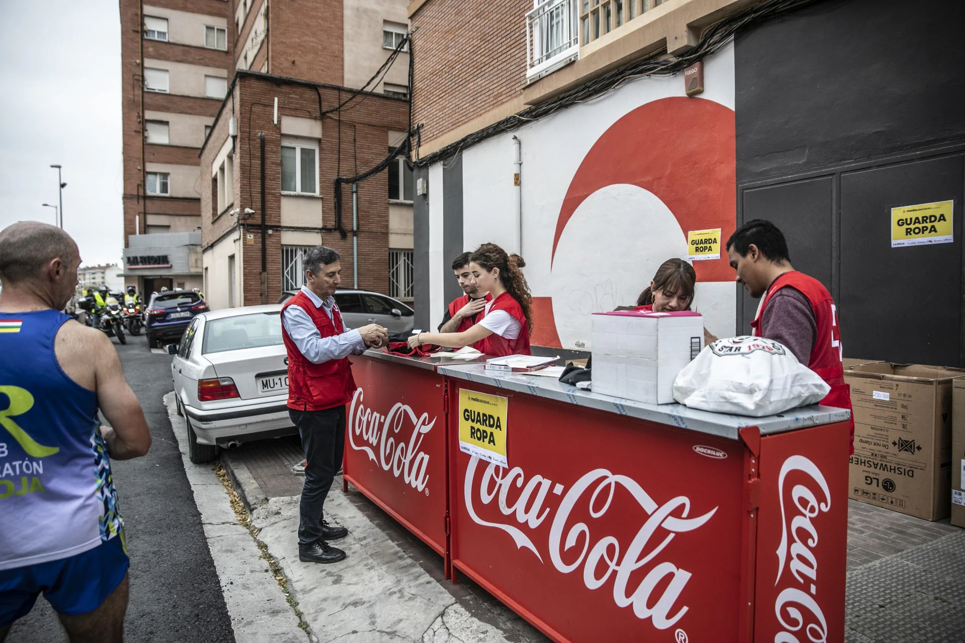 Colas para recoger el dorsal de la San Silvestre de Cartagena