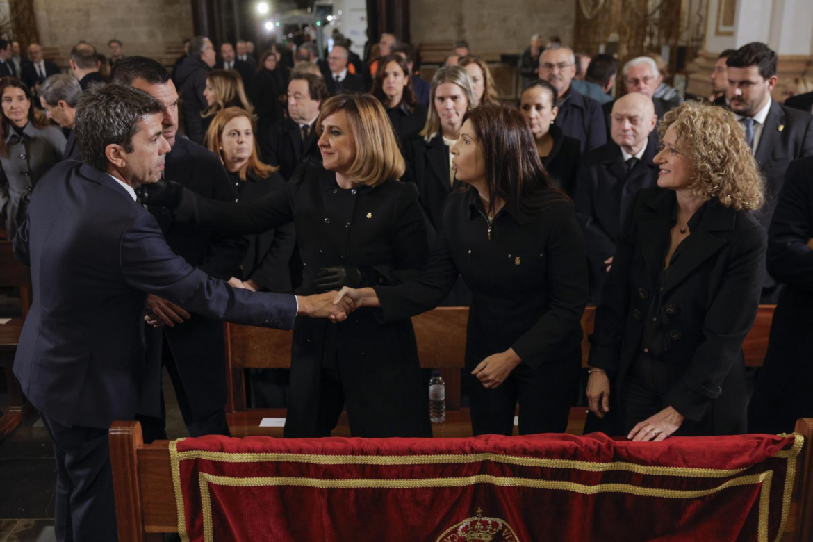 Valencia celebra un funeral por los muertos en la DANA