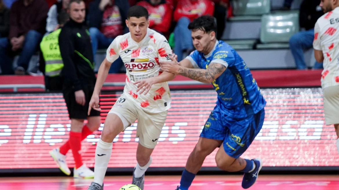 El Peñíscola hunde al ElPozo a base de estrategia