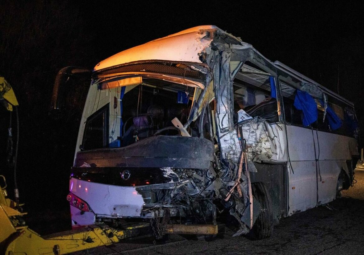 Al menos dos muertos al accidentarse un autobús en los Pirineos franceses