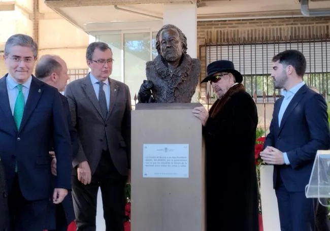 Descubren el busto de Ángel Belmonte este viernes.