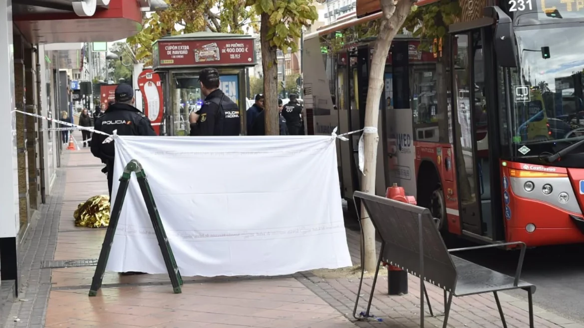 Conmoción en el centro de Murcia por la caída mortal de un hombre desde un edificio cercano a la plaza Circular