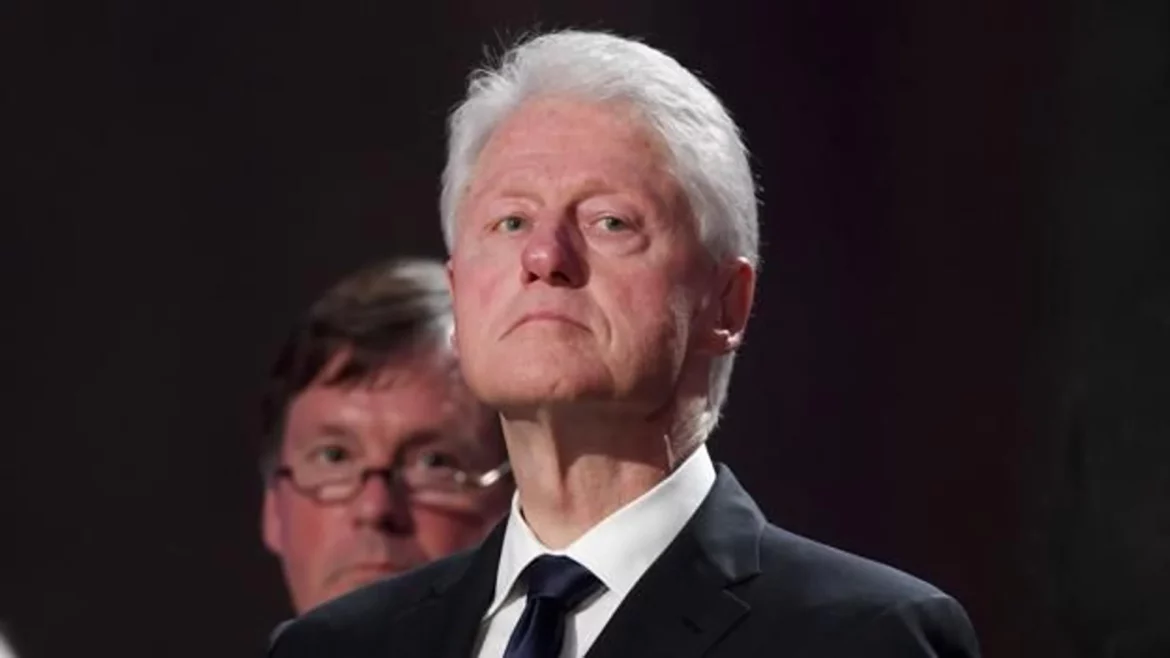 Bill Clinton, hospitalizado por una alta fiebre