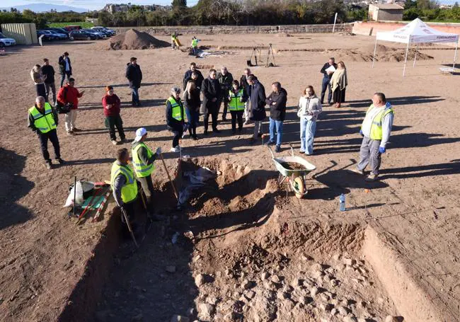 Las nuevas excavaciones en la Alberca de Larache, en Murcia, revelan que fue un jardín con andenes, fuentes y canales de agua