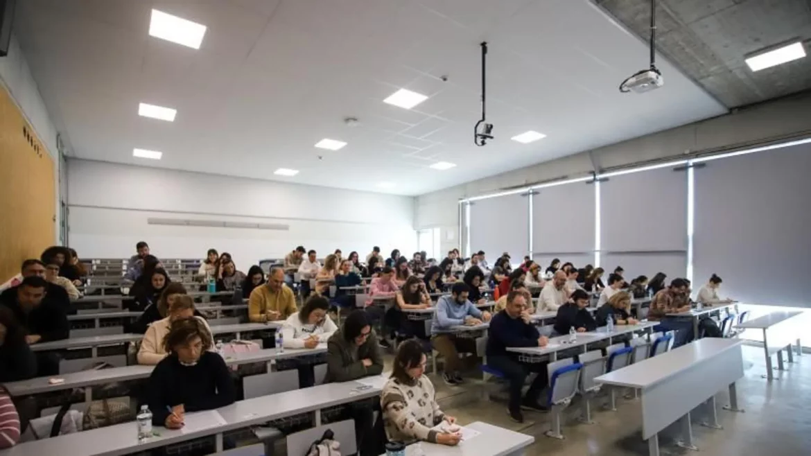 Casi 10.000 aspirantes se presentan en la Región de Murcia a las oposiciones de la Administración General del Estado