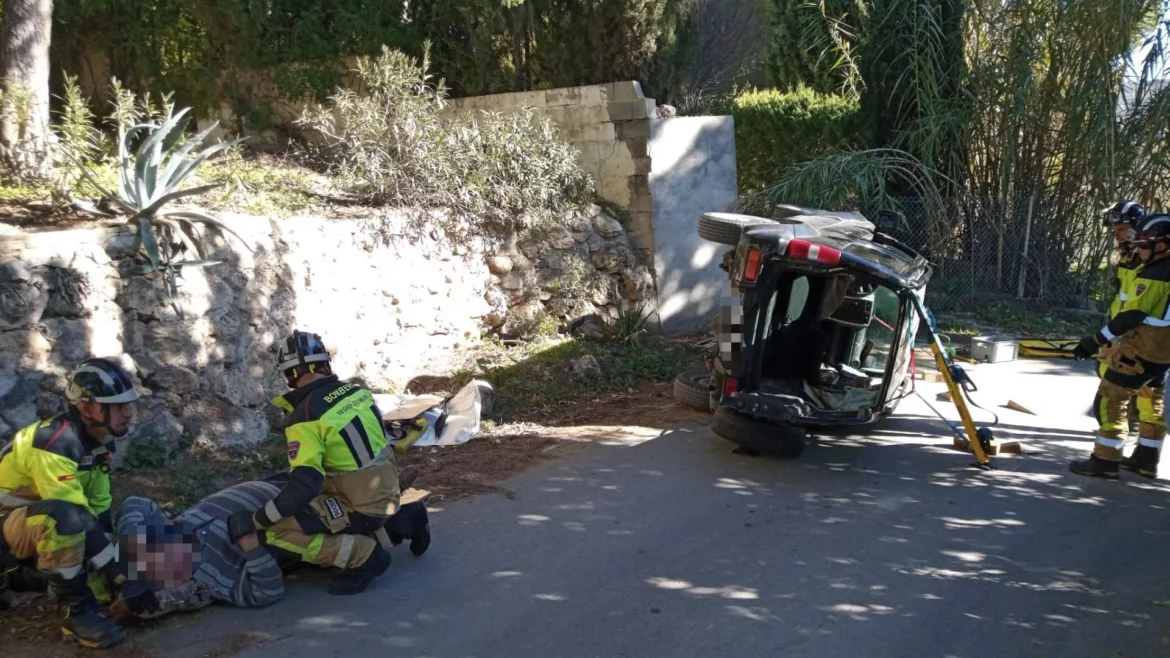 Dos ancianos resultan heridos al volcar su coche en un paraje de Caravaca