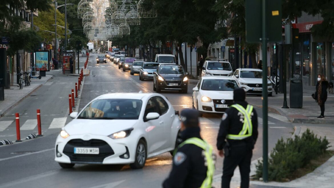 Expertos de la UMU proponen más ‘ondas verdes’ en los semáforos de Murcia contra la contaminación