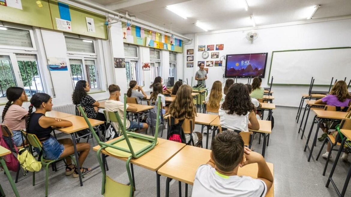 Los centros educativos de la Región podrán pedir tutorías de Lengua y Matemáticas