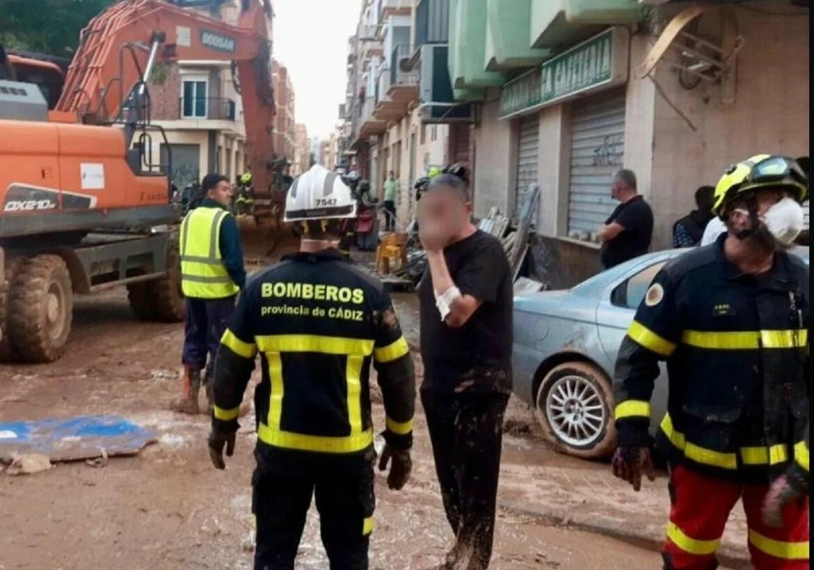 Un muerto y un herido tras un derrumbe en un garaje afectado por la dana en Benetússer