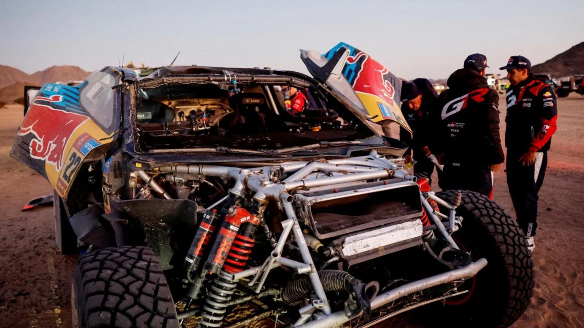 Accidente de Sainz, que gasta un comodín en una de las etapas clave del Dakar