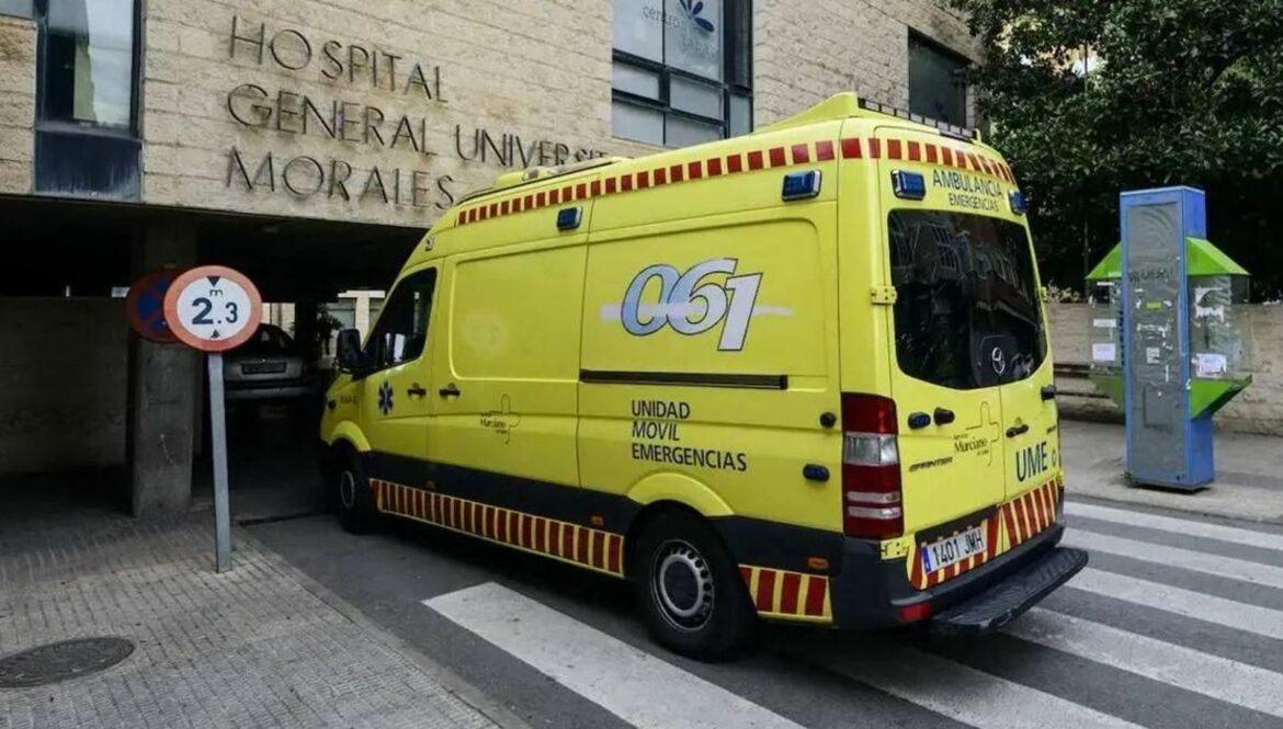 Atendido por inhalación de humo en el incendio de un piso durante la madrugada en Murcia