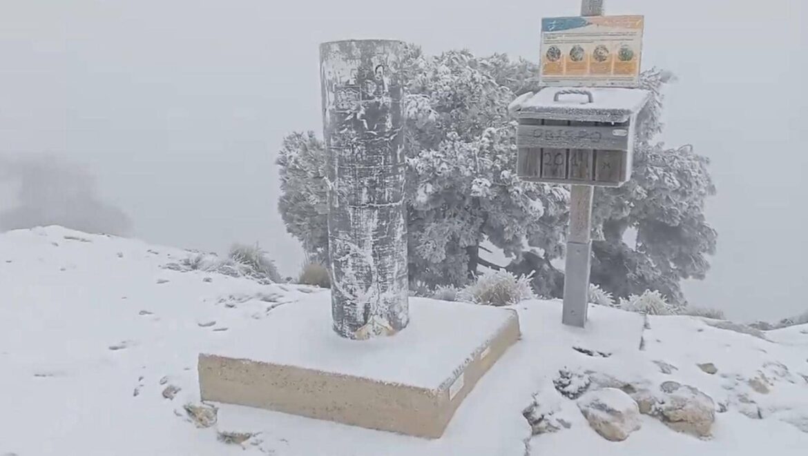 El techo de la Región de Murcia recibe el Año Nuevo cubierto de nieve