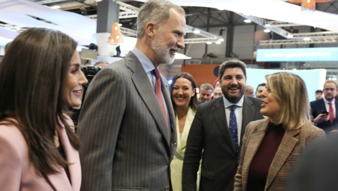 Los Reyes saludan a la Región de Murcia en Feria Internacional de Turismo