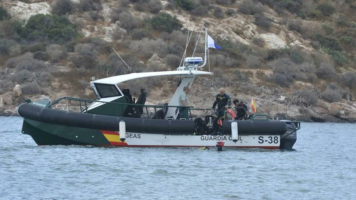 Unos ladrones roban de madrugada la embarcación de rescate de Protección Civil en Los Alcázares