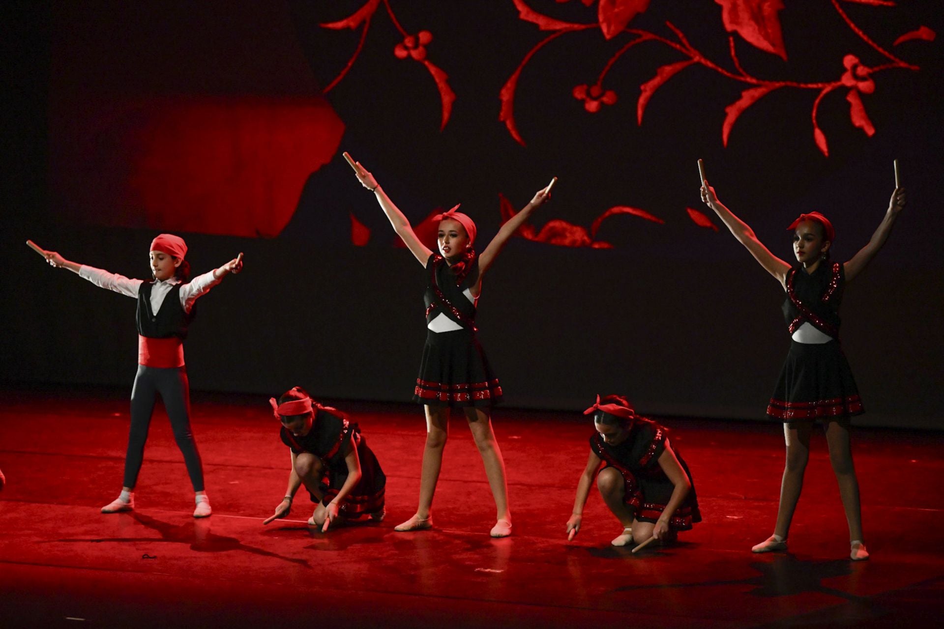 La primera gala de este miércoles del Conservatorio de Danza de Murcia, en imágenes