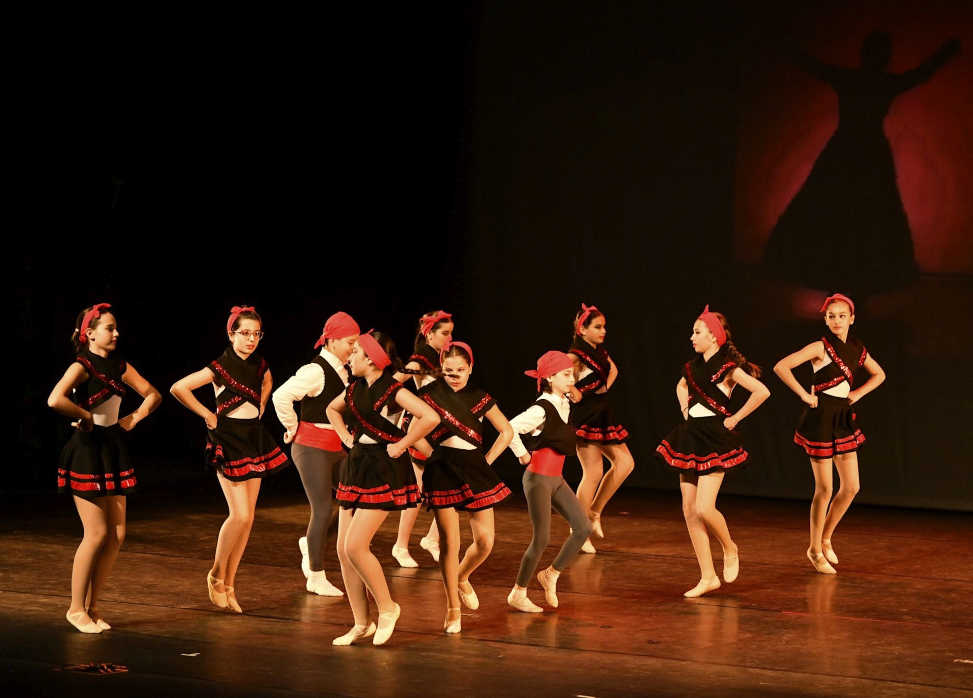 La primera gala de este miércoles del Conservatorio de Danza de Murcia, en imágenes