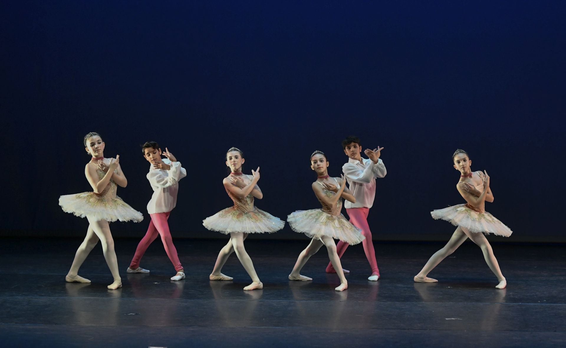 La primera gala de este miércoles del Conservatorio de Danza de Murcia, en imágenes