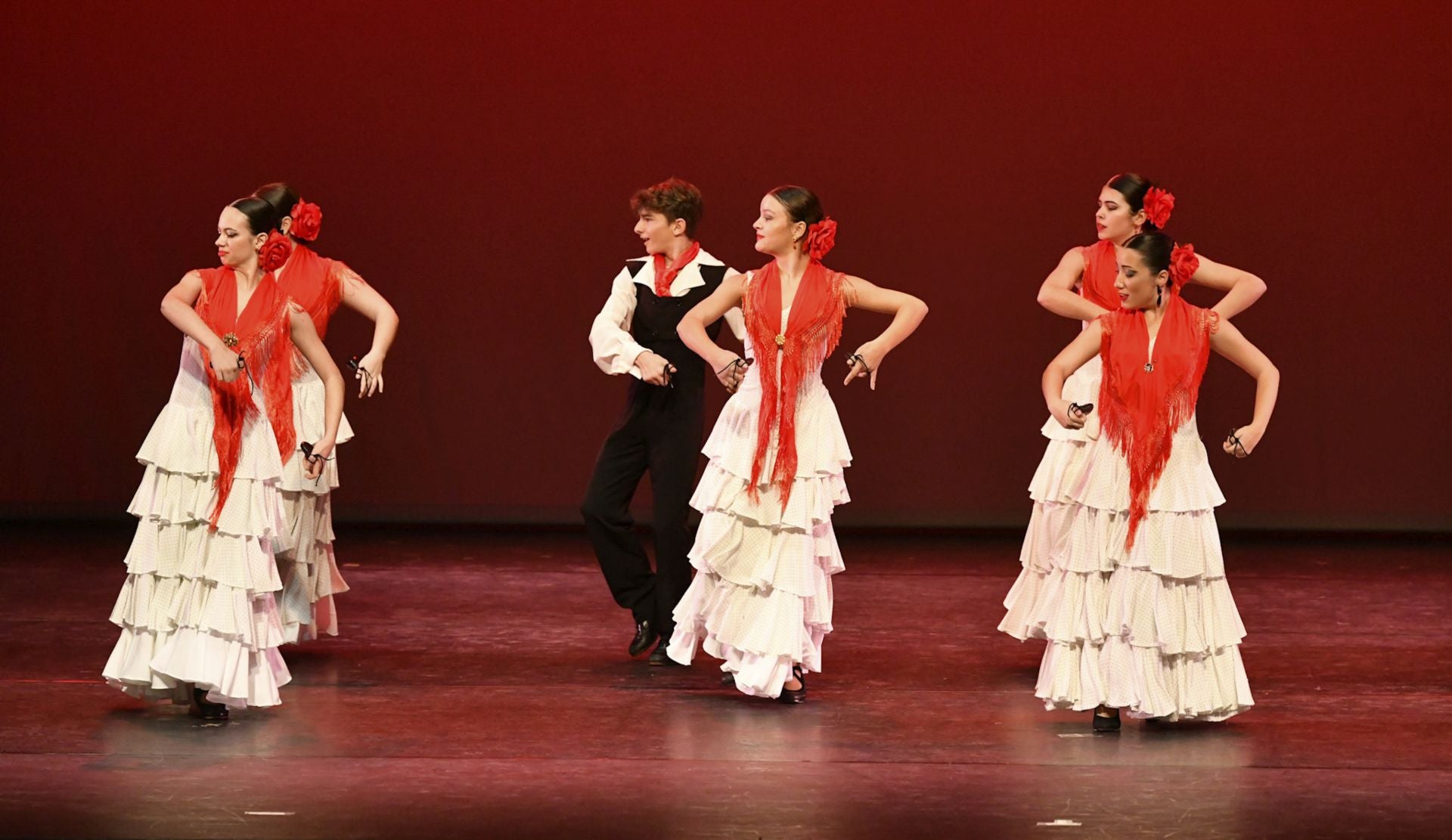 La primera gala de este miércoles del Conservatorio de Danza de Murcia, en imágenes