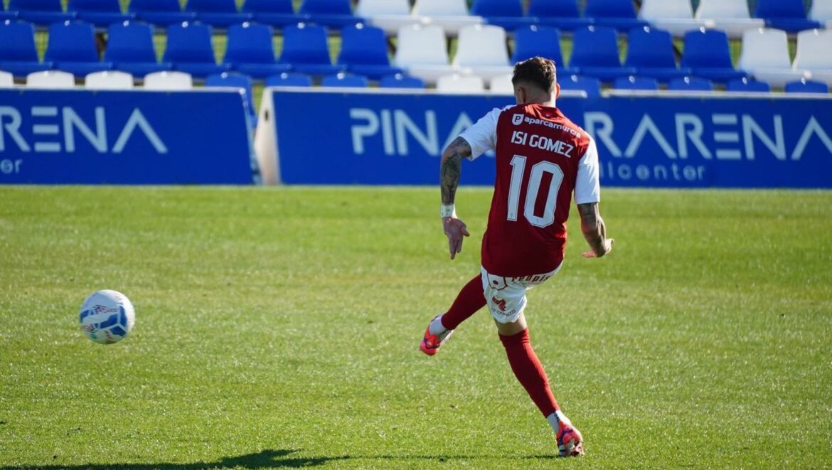 El Real Murcia, a ganar también con Isi Gómez