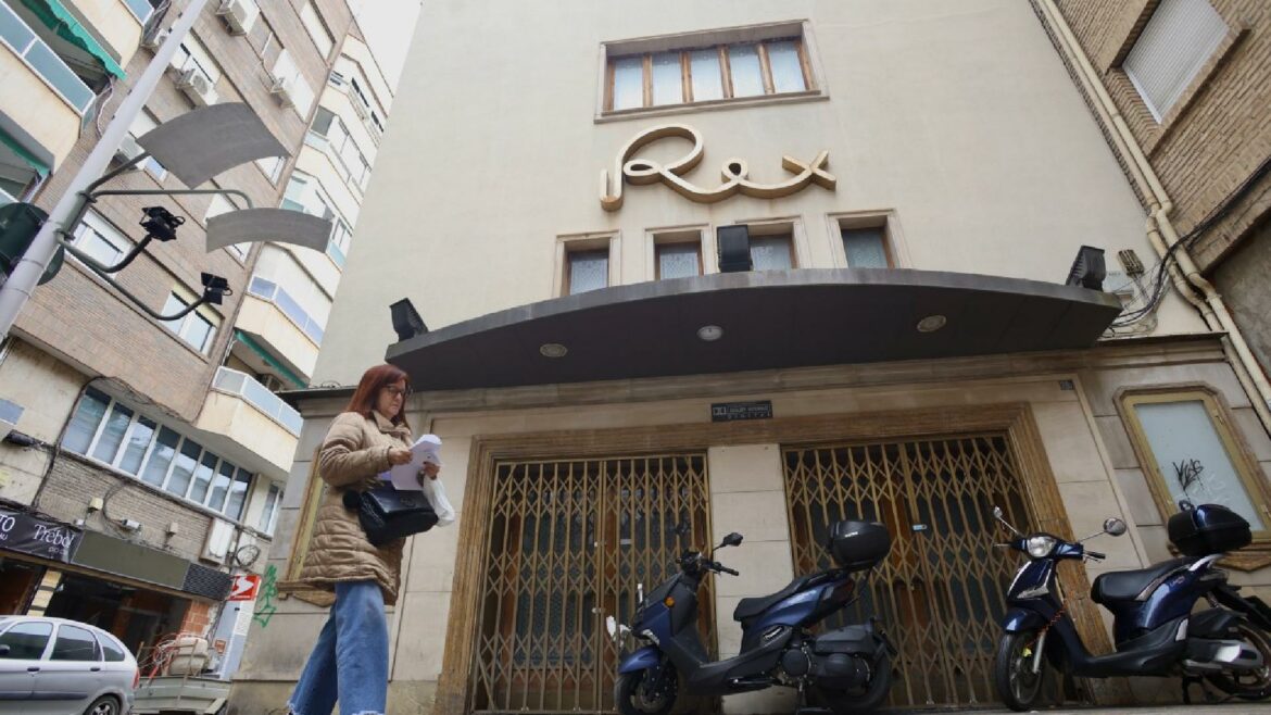 Los dueños del Rex alegan que reabrir el cine de Murcia les causaría unas pérdidas de 100.000 euros anuales